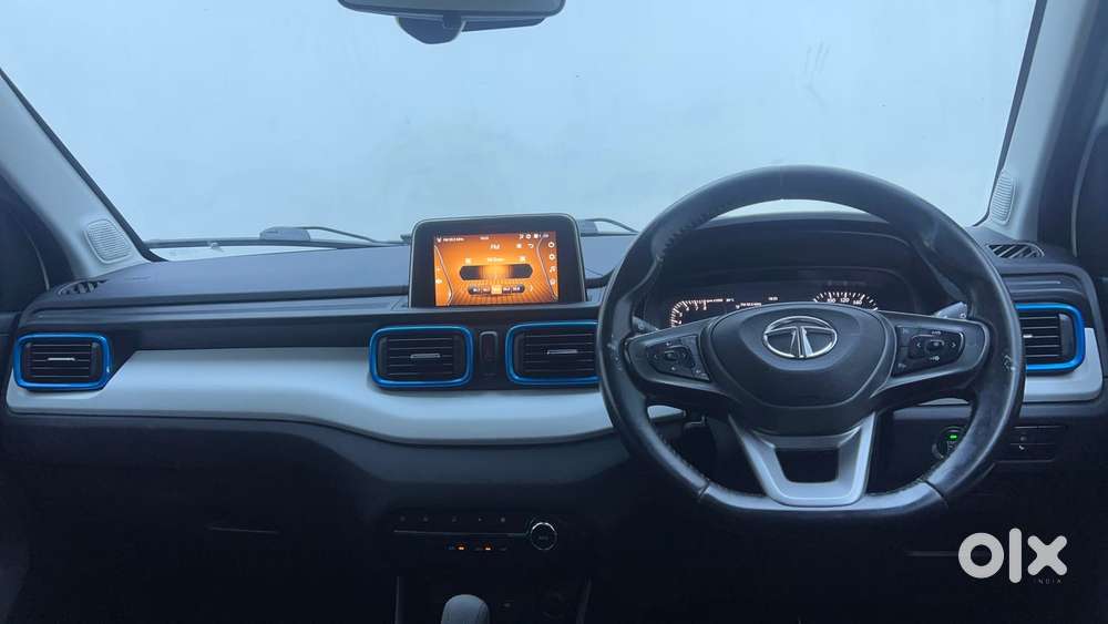 Tata Punch 1.2 Revotron Creative Amt Dual Tone, 2023, Petrol