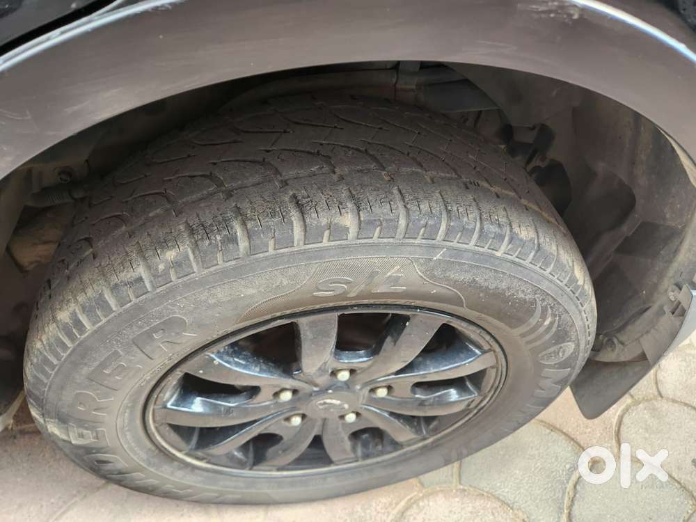 Mahindra Xuv500 W4, 2016, Petrol