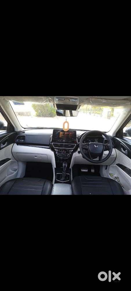 Mahindra Xuv 3xo Ax5l 1.2 Petrol At, 2024, Lpg