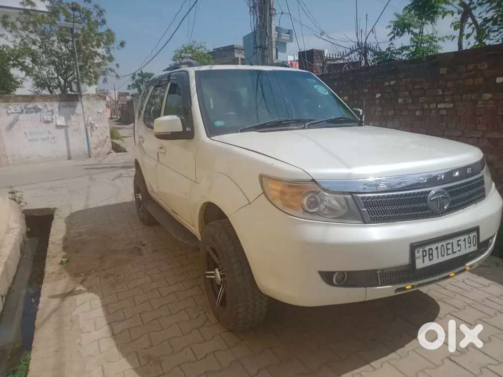 Tata Safari Storme 2013