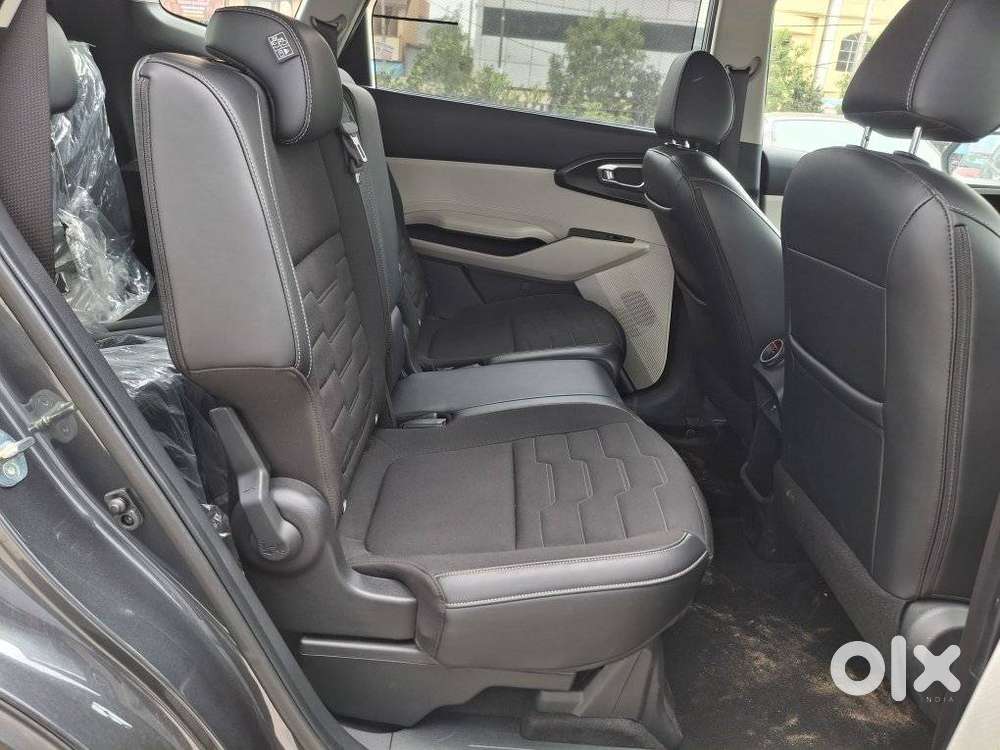Kia Carens Clavis Htk, 2025, Petrol