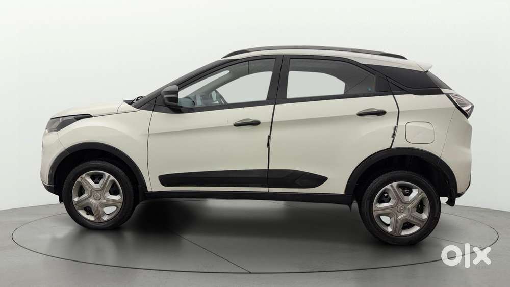Tata Nexon 1.5 Revotorq Xma Plus (s) Amt, 2022, Petrol