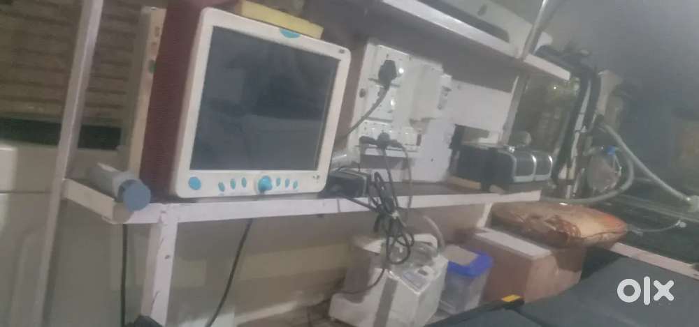 फोर्स क्रूजर एम्बुलेंस A/c मॉडल 2022  पेपर ओके  गुड कंडीशन