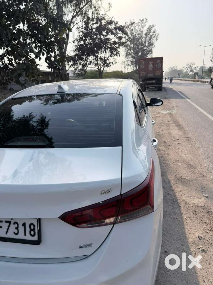 Hyundai Car 2018 Condition Scratch Less Condition All Service Company