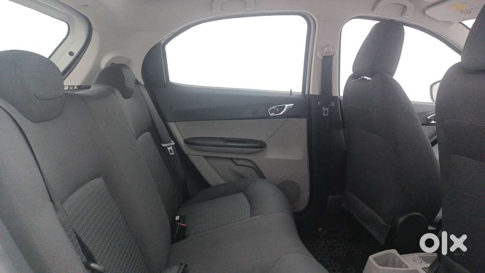 Tata Tiago 1.2 Revotron Xza, 2018, Petrol