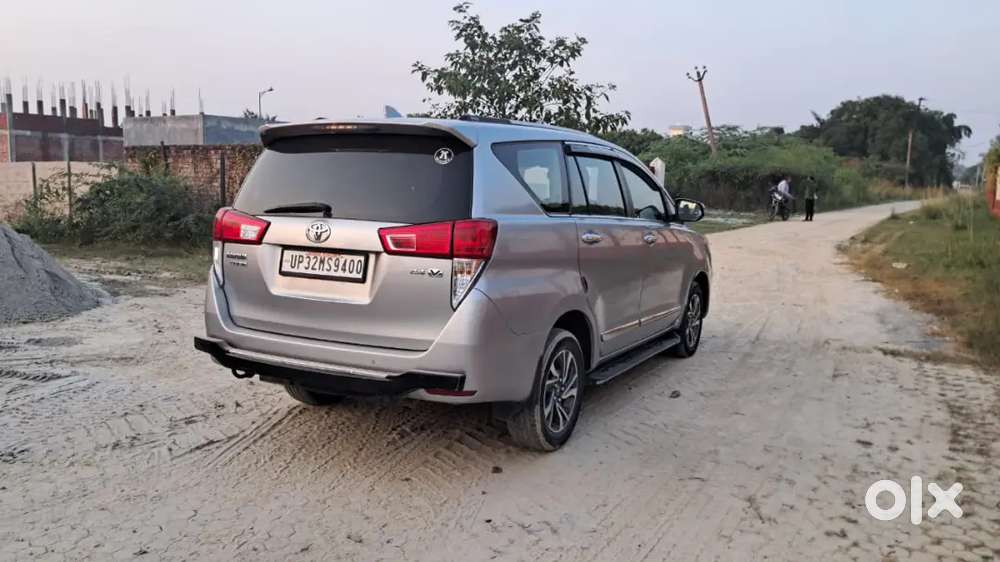 Toyota Innova Crysta 2022 Variant Mt