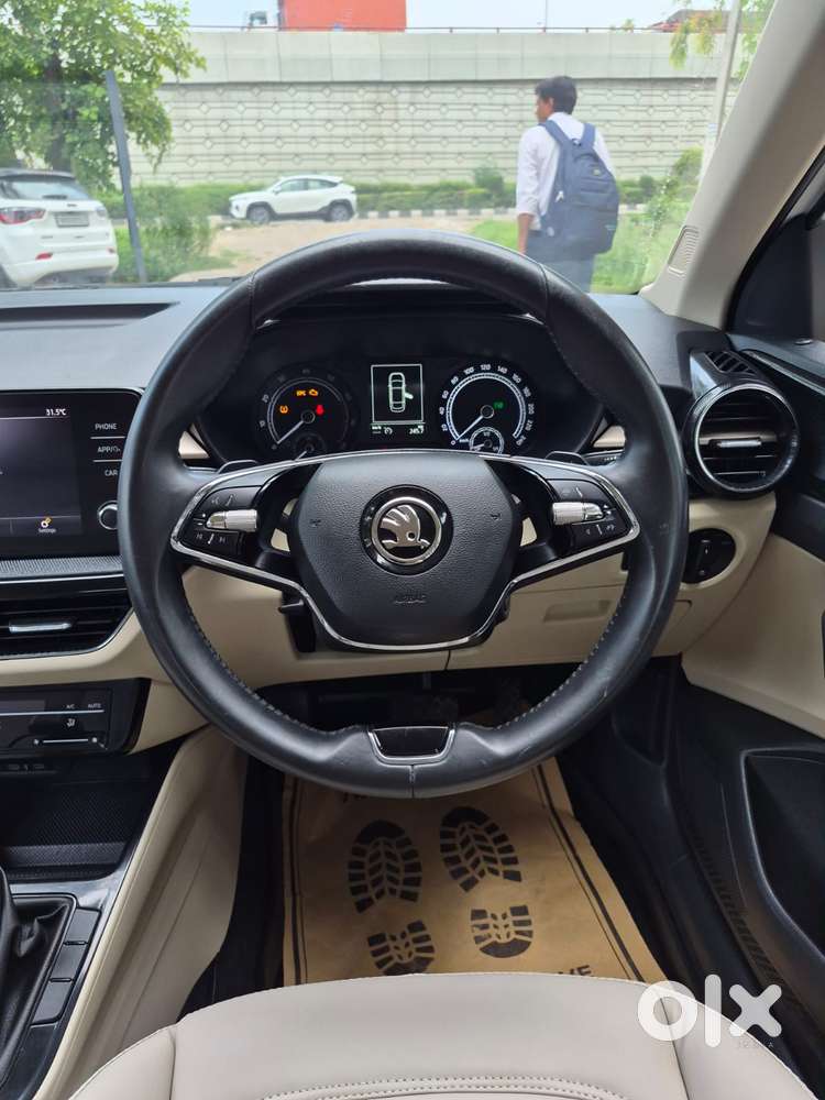 Skoda Slavia 1.0 Ambition Tsi At, 2023, Petrol