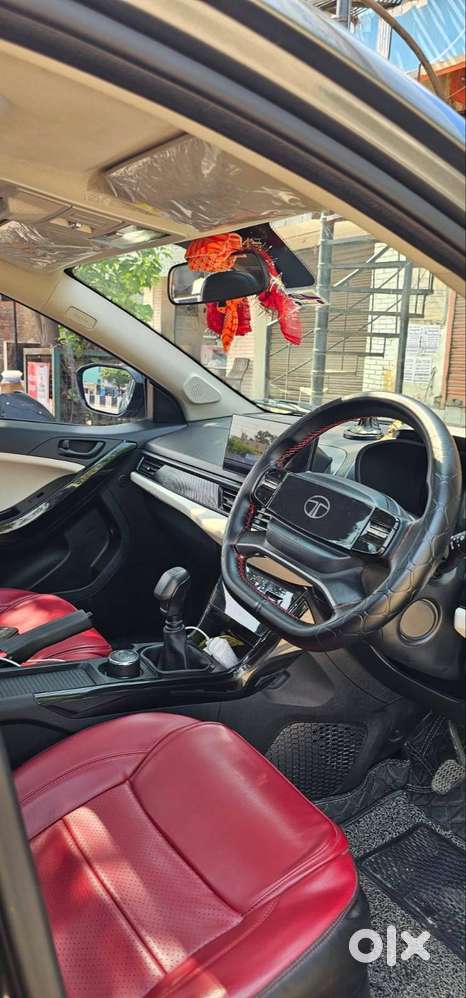 Well Maintained Car With Panoramic Sunroof