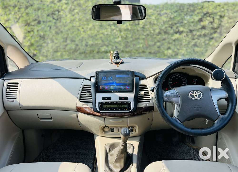 Toyota Innova 2.5 Vx 8 Str Bs-iii, 2014, Diesel