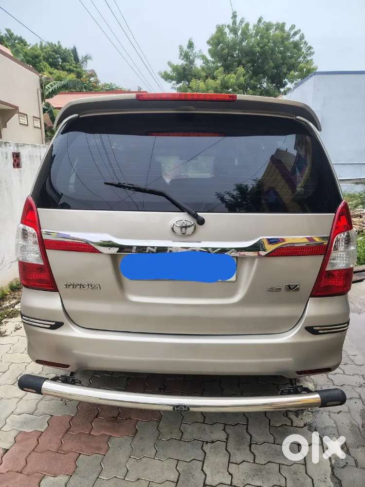 Toyota Innova 2.5 V 2011 Top Model
