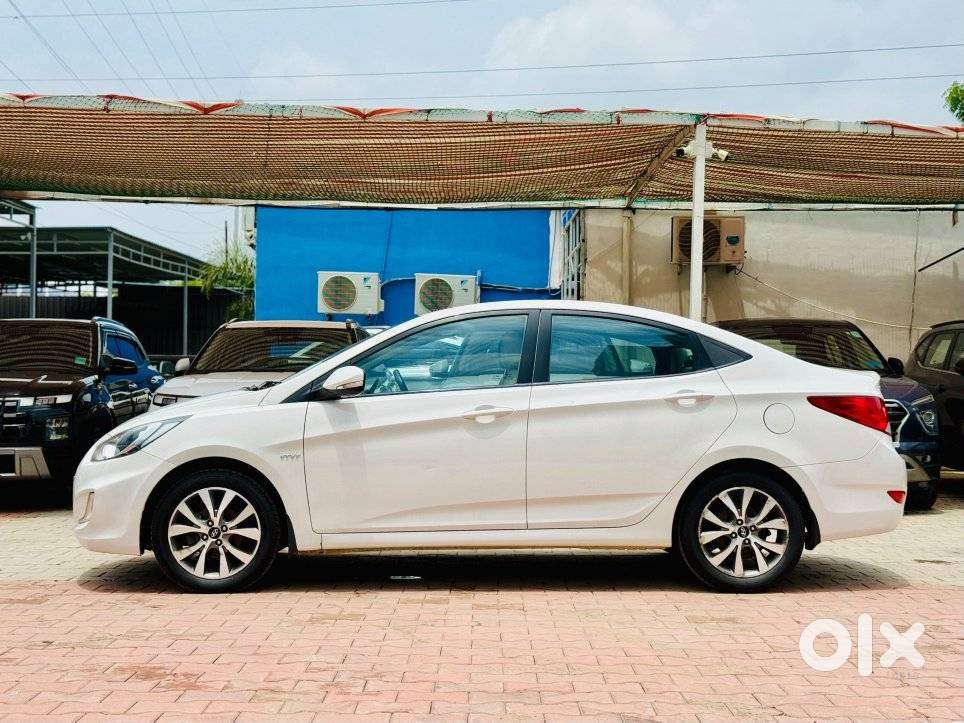Hyundai Verna 1.6 Vtvt At Sx, 2015, Petrol