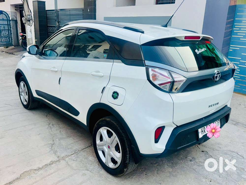 Tata Nexon Fearless Plus S Purple 1.5 Revotorq Diesel 6mt Dual Tone,..