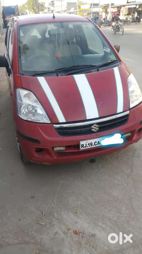 चारों टायर ओके ऐसी चालू आरसी 2027 तक रेनवाल है  दो पावर विंडो