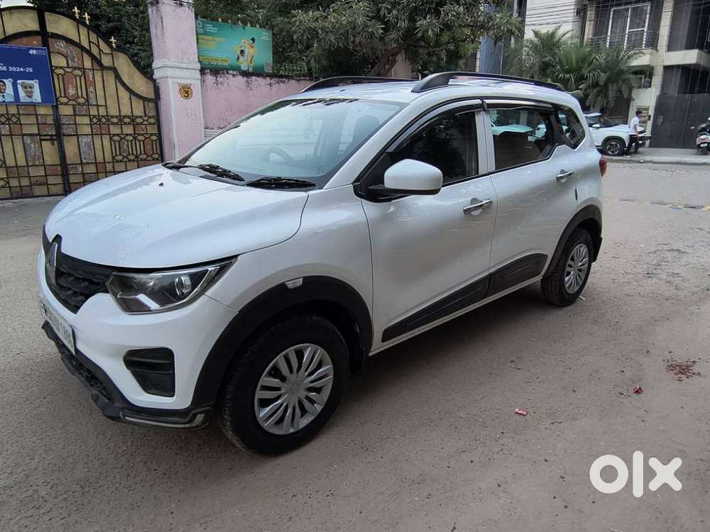 Renault Triber 1.0 Rxe, 2021, Petrol