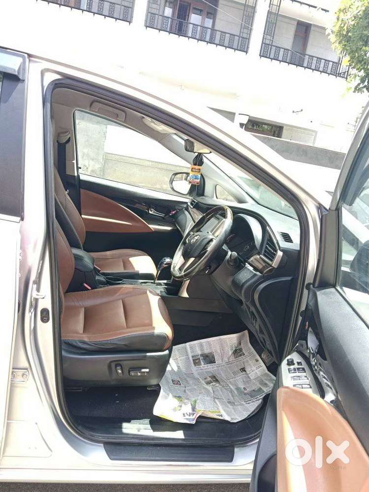 Toyota Innova Crysta 2.8z Automatic, 2017, Diesel