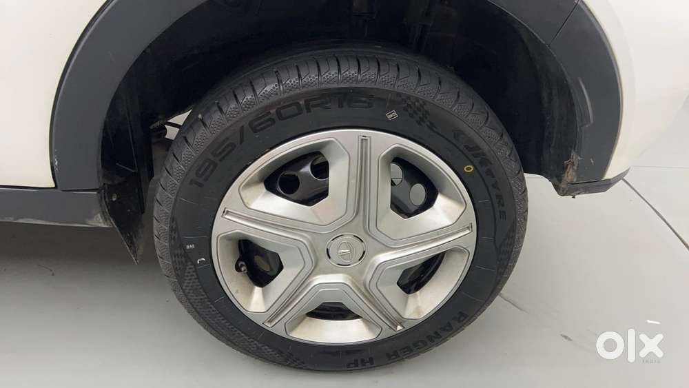 Tata Nexon 1.2 Revotron Xm, 2023, Petrol