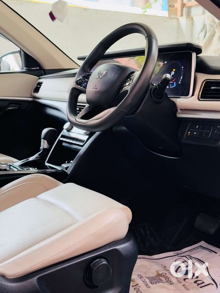 Mahindra Xuv700 2.2 Ax 7 Diesel At Str Awd, 2024, Diesel