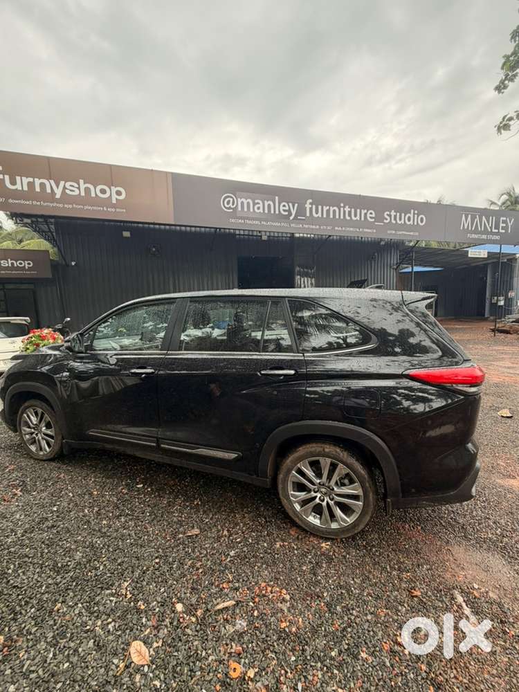 2024 Toyota Innova Hycross Petrol