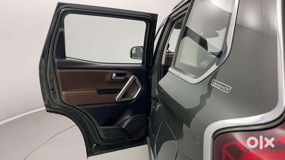 Mahindra Scorpio N Z8 L Petrol At 7 Str, 2022, Petrol