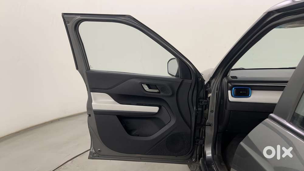 Tata Punch 1.2 Revotron Creative Dual Tone, 2022, Petrol