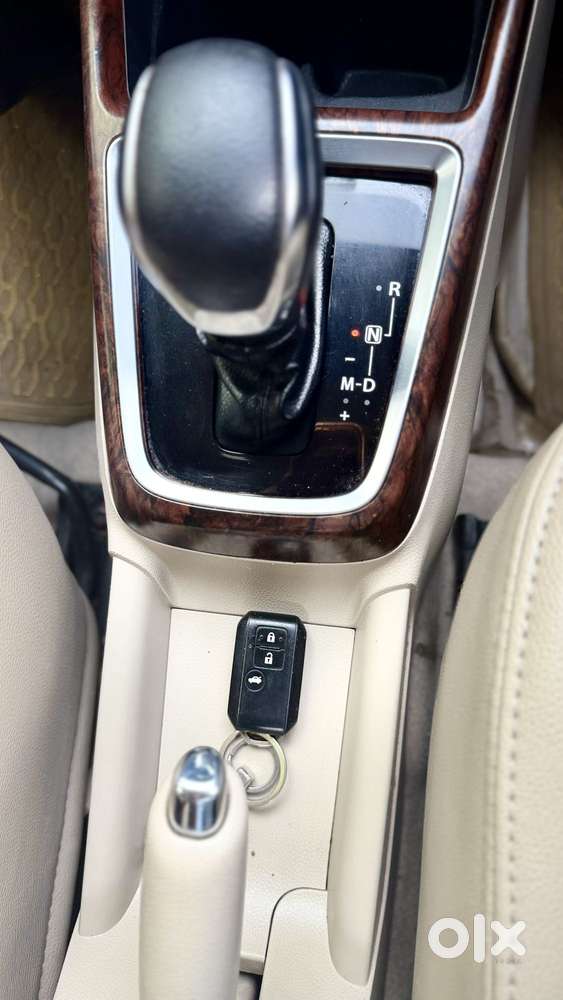 Maruti Suzuki Swift Dzire Amt Zxi, 2017, Petrol
