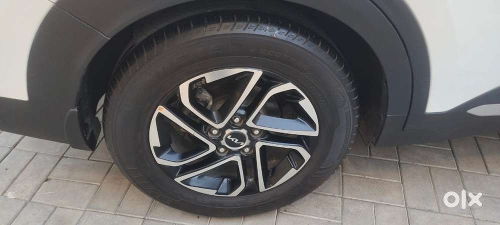 Kia Carens Luxury (o)1.5 Turbo Petrol Dct 7 Str, 2023, Petrol