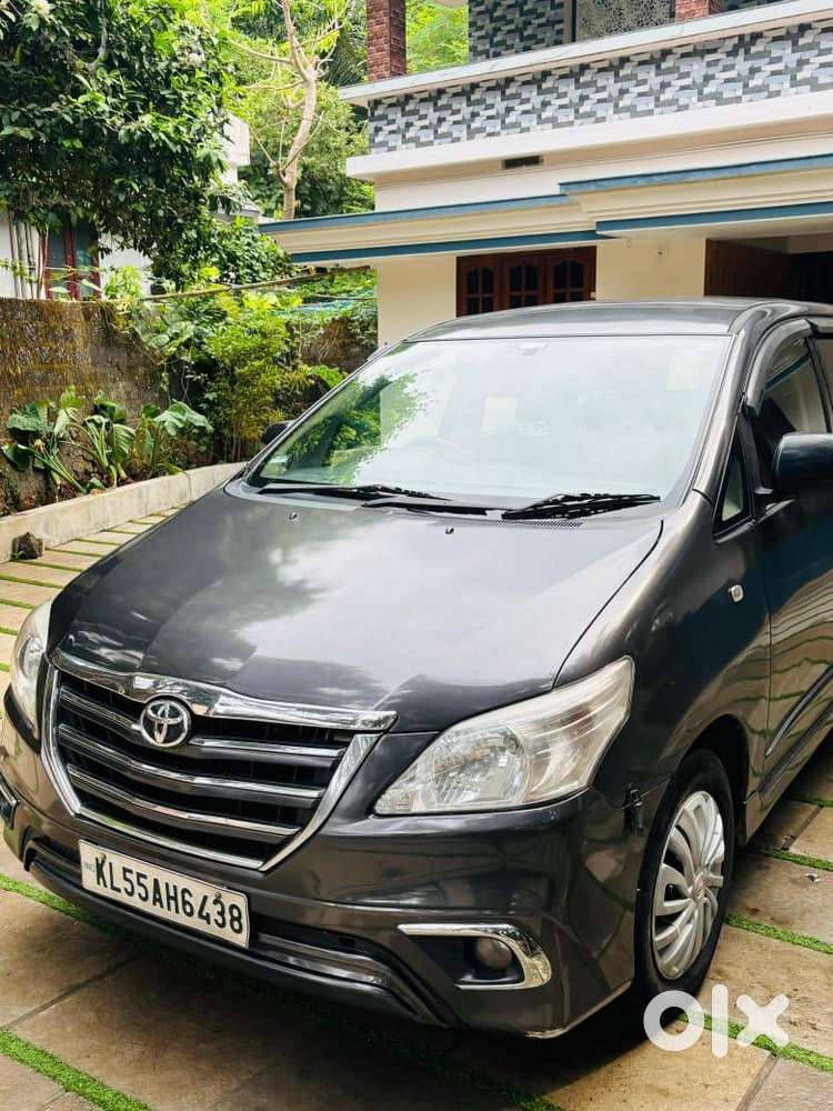 Toyota Innova 2015 Diesel 190000 Km Driven