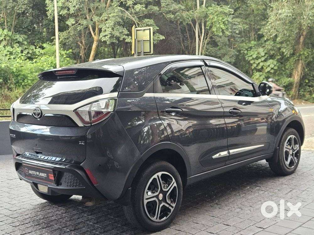 Tata Nexon 1.2 Revotron Xe, 2017, Petrol