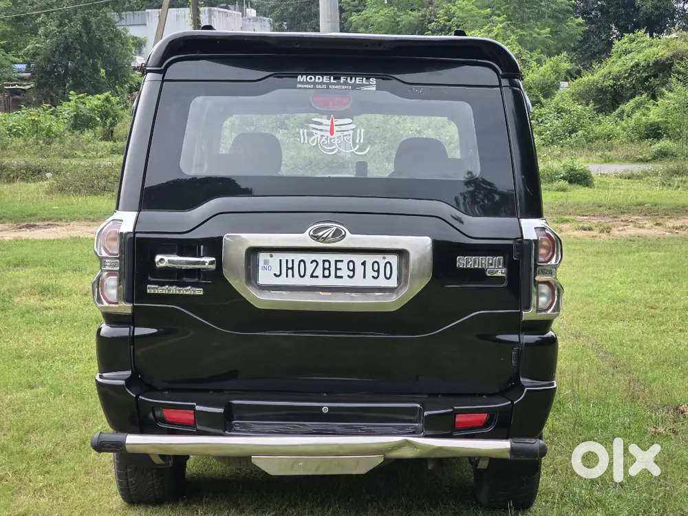 Mahindra Scorpio S4 2017