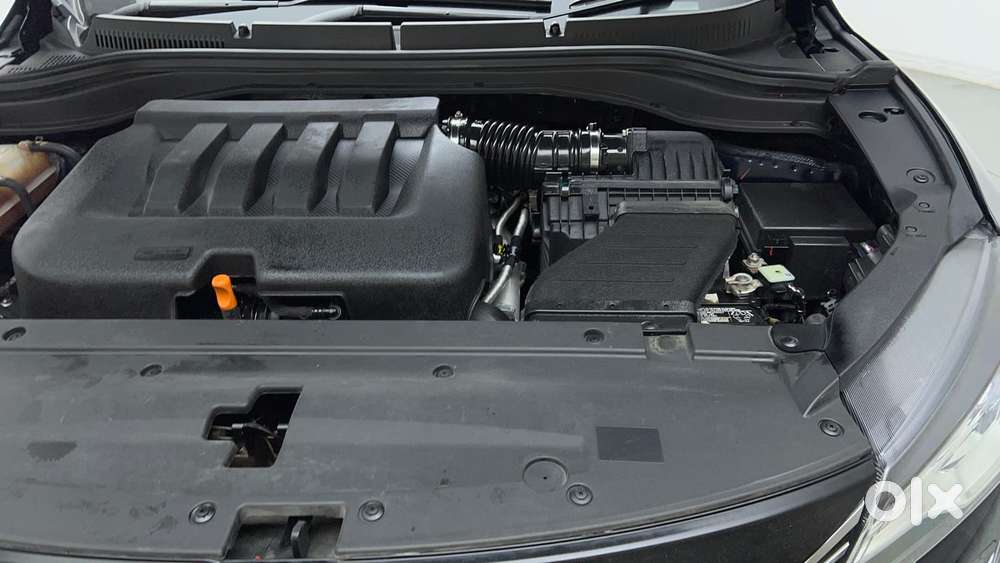 Mahindra Xuv700 2.0 Ax 5 Petrol At Str, 2024, Petrol