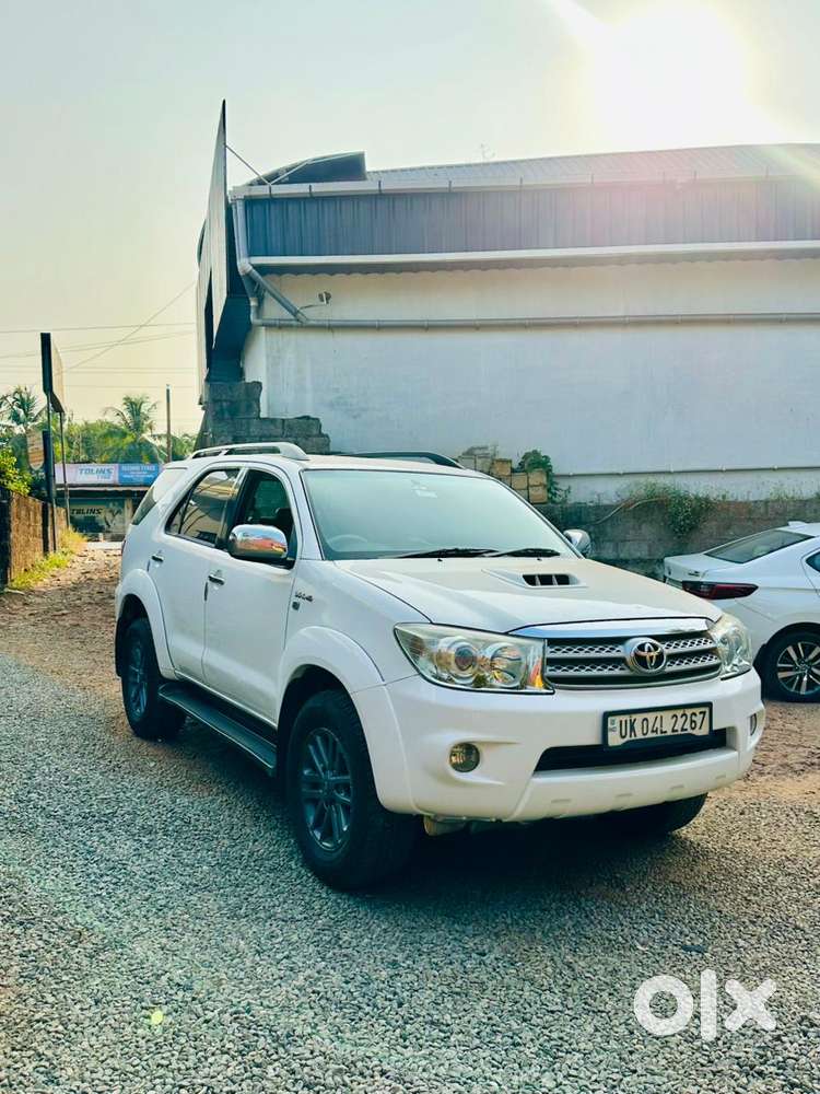 Toyota Fortuner 3.0 4x4 Manual, 2011, Diesel