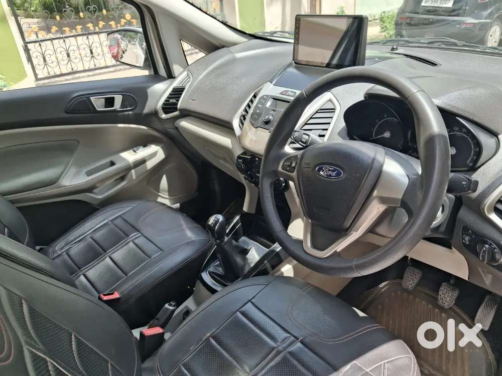 Showroom Track Ford Ecosport Petrol 2016