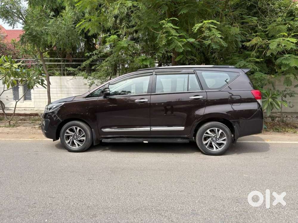 Toyota Innova Crysta [2020-ongoing] 2.4 Gx 7 Str, 2022, Diesel