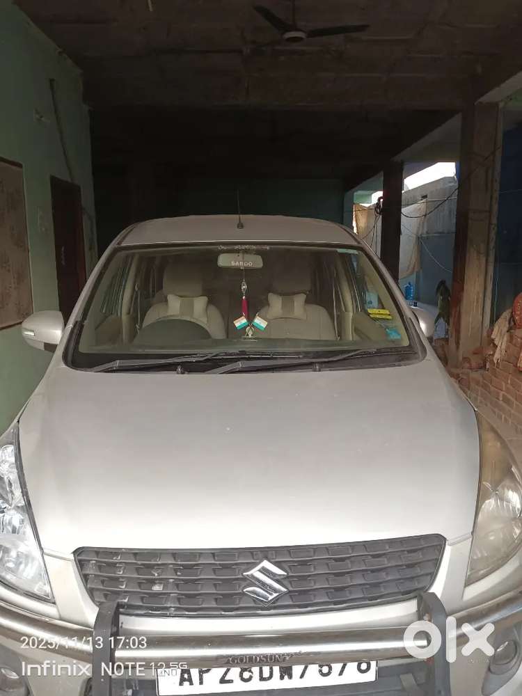 Ertiga Vdi Abs Silver Jan 2014 Purchased Feb 2014 Regd. For Sale