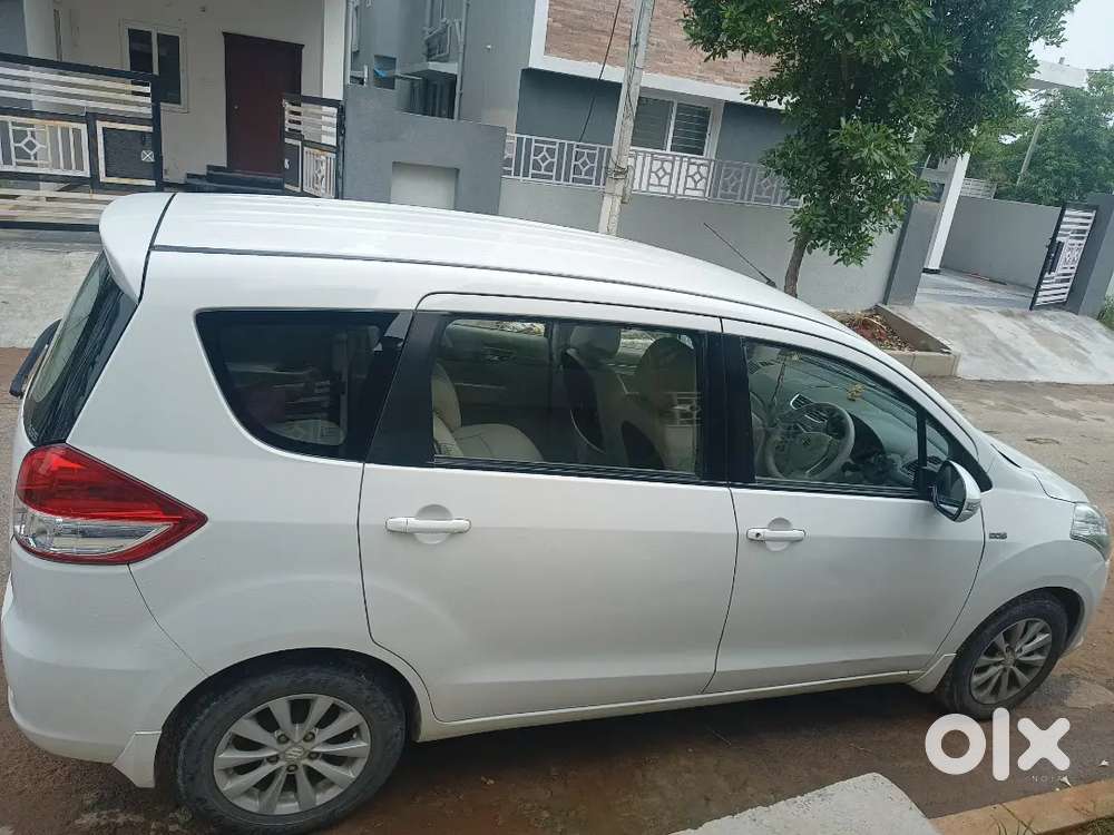 Maruti Suzuki Ertiga Zdi 2012
