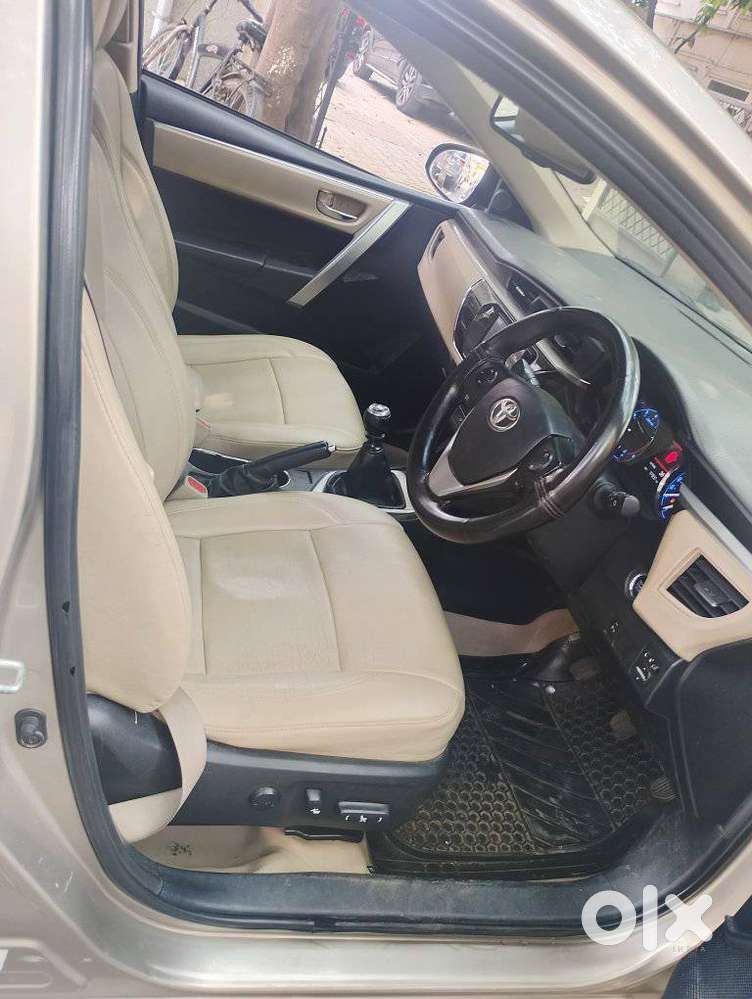 Toyota Corolla Altis 1.8 J, 2015, Petrol