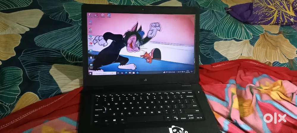 Dell latitude 3490condition laptop hai i3 7th generation hai 8/256 hai