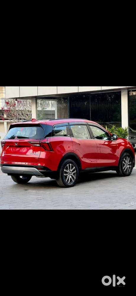 Mahindra Xuv700 2.0 Ax 7 Petrol At Str, 2023, Petrol