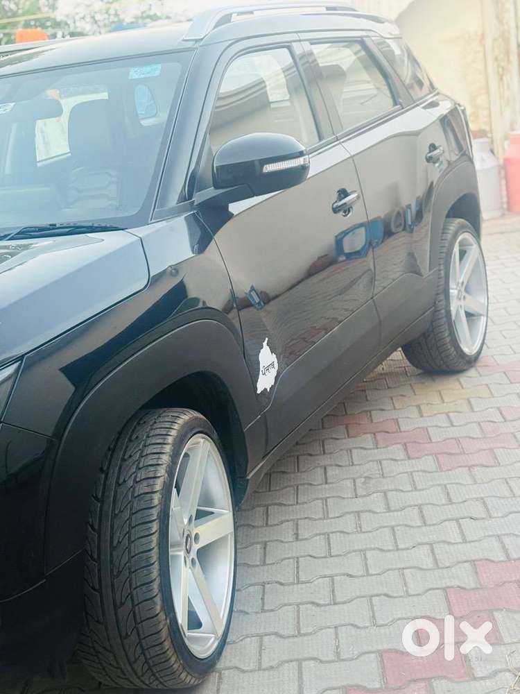 Maruti Suzuki Brezza 2025 Petrol Goodcondition & Push To Start Button