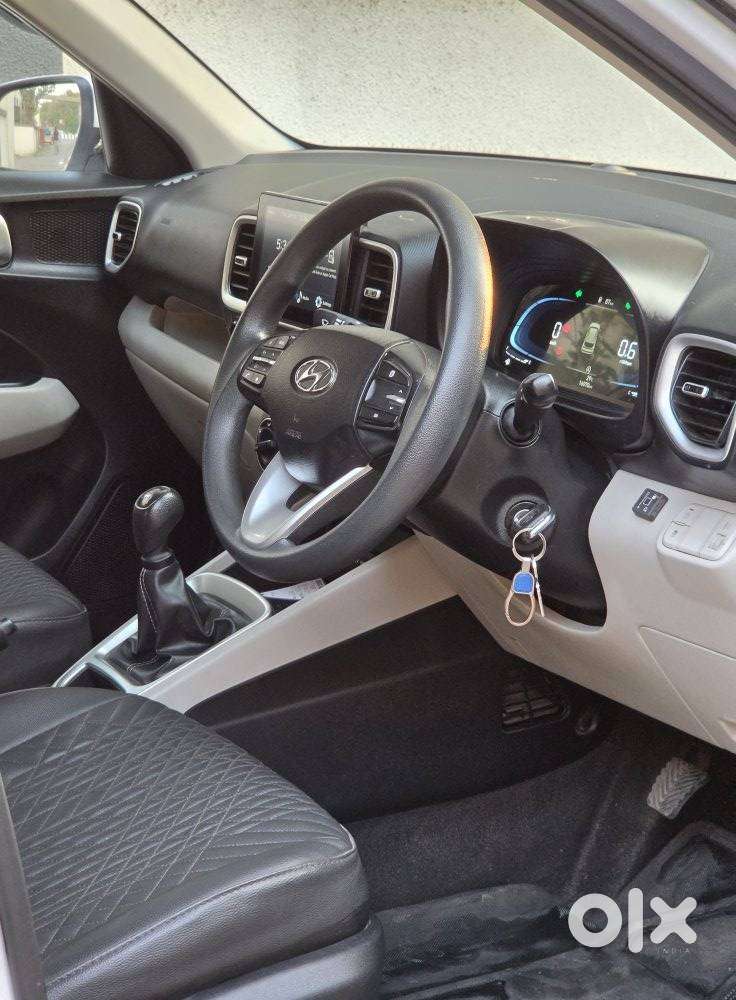 Hyundai Venue 1.2 S (o), 2025, Cng & Hybrids