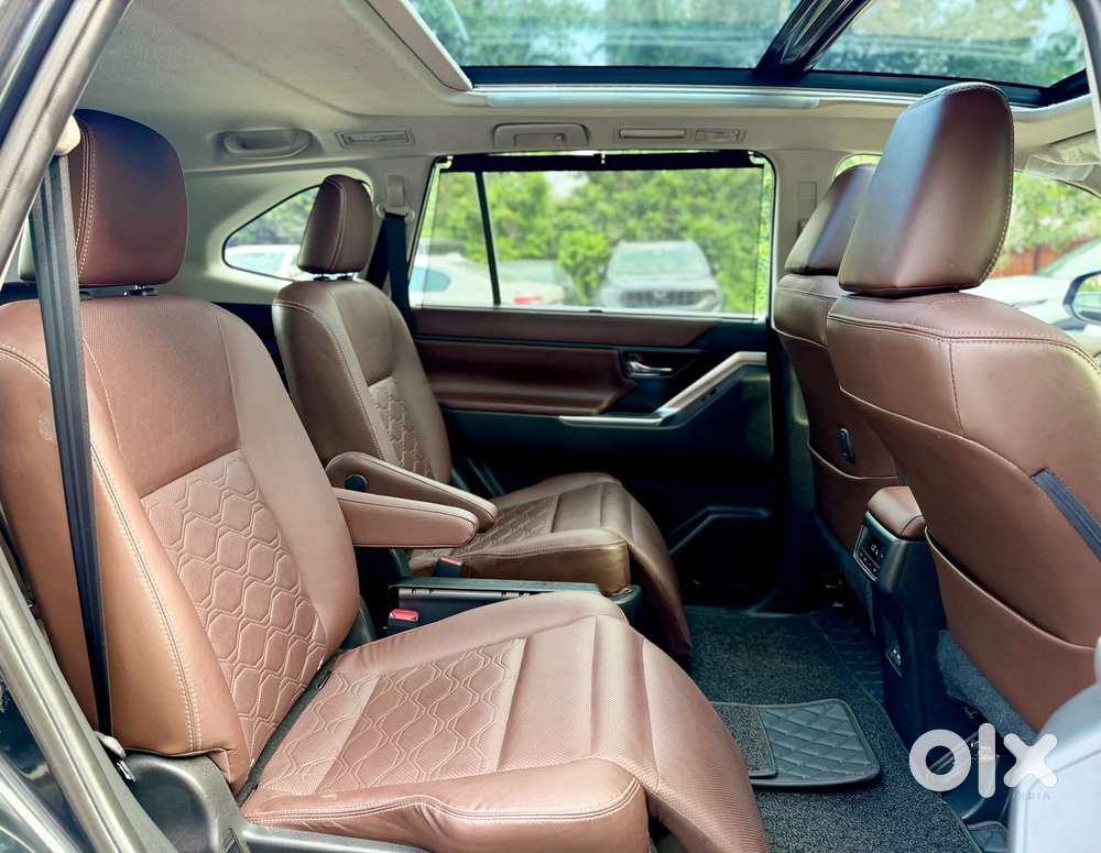 Toyota Innova Hycross 2.0 Zx Hybrid 7 Str, 2024, Petrol