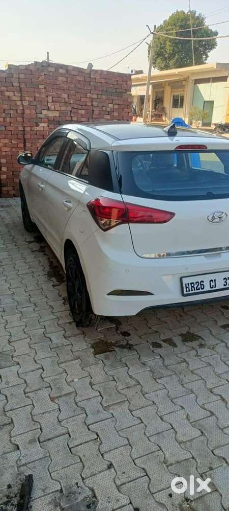 Hyundai I20 2014petrol 90000 Km Driven All Tyre New