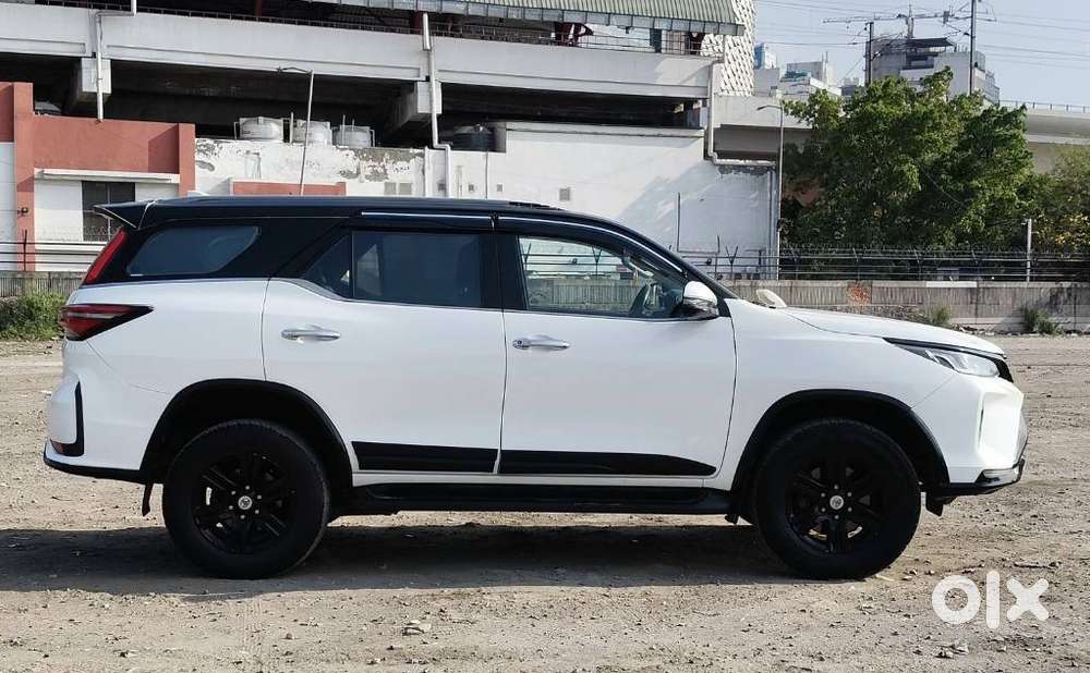 Toyota Fortuner Legender