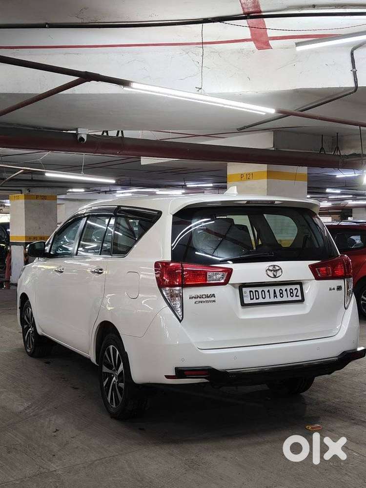 Toyota Innova Crysta [2020-ongoing] 2.4 Zx 7 Str, 2022, Diesel