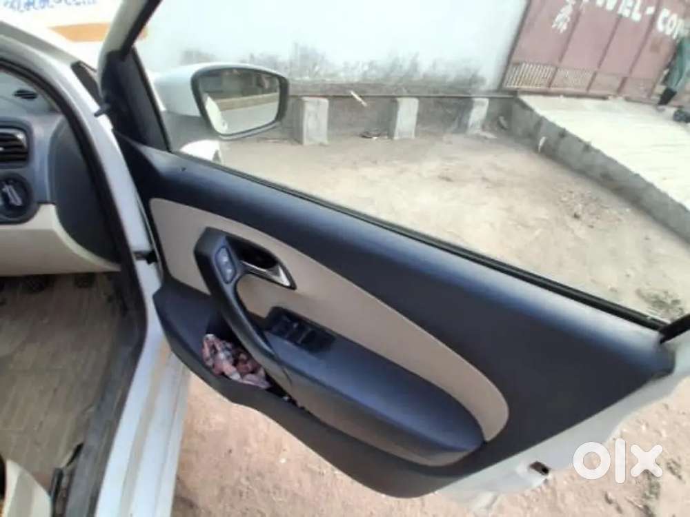 Volkswagen Polo 2012 Cng & Hybrids 116000 Km Drive