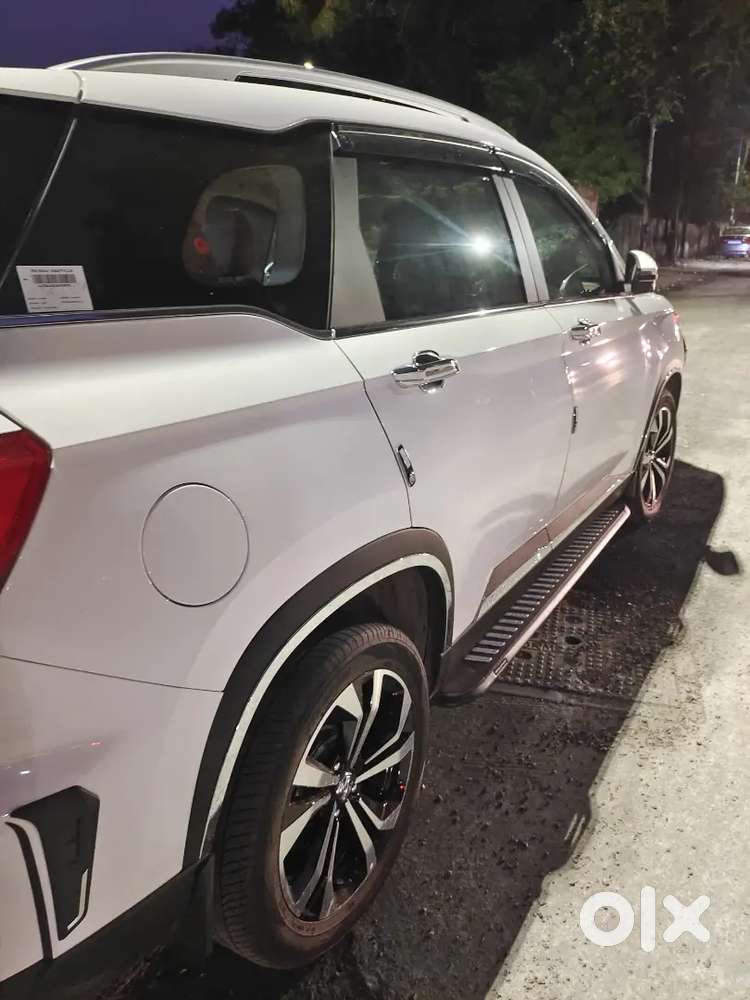 Mg Hector Plus 2023 Petrol 23000 Km Driven