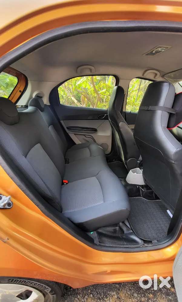 Tata Tiago Xta Automatic
