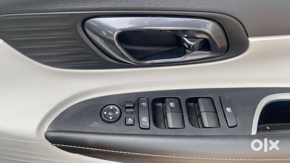 Hyundai New I20 1.2 Asta (o) Ivt, 2023, Petrol