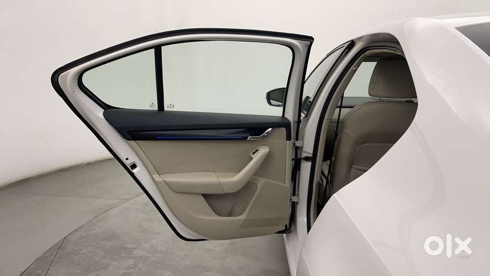 Skoda Octavia 2.0 L K Tsi At, 2017, Petrol