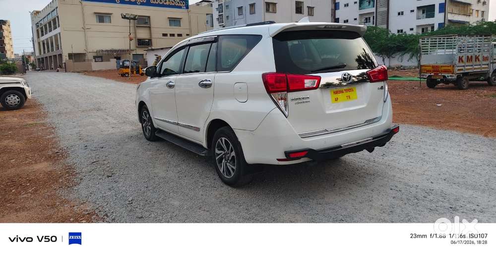 Toyota Innova Crysta [2020-ongoing] 2.4 Vx 8 Str, 2021, Diesel